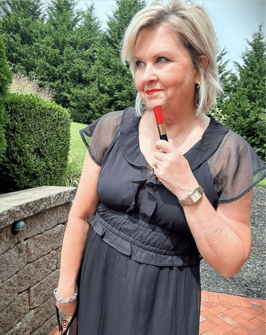 Fashion Blogger, Tania Stephens is wearing red lipstain from Chanel-1